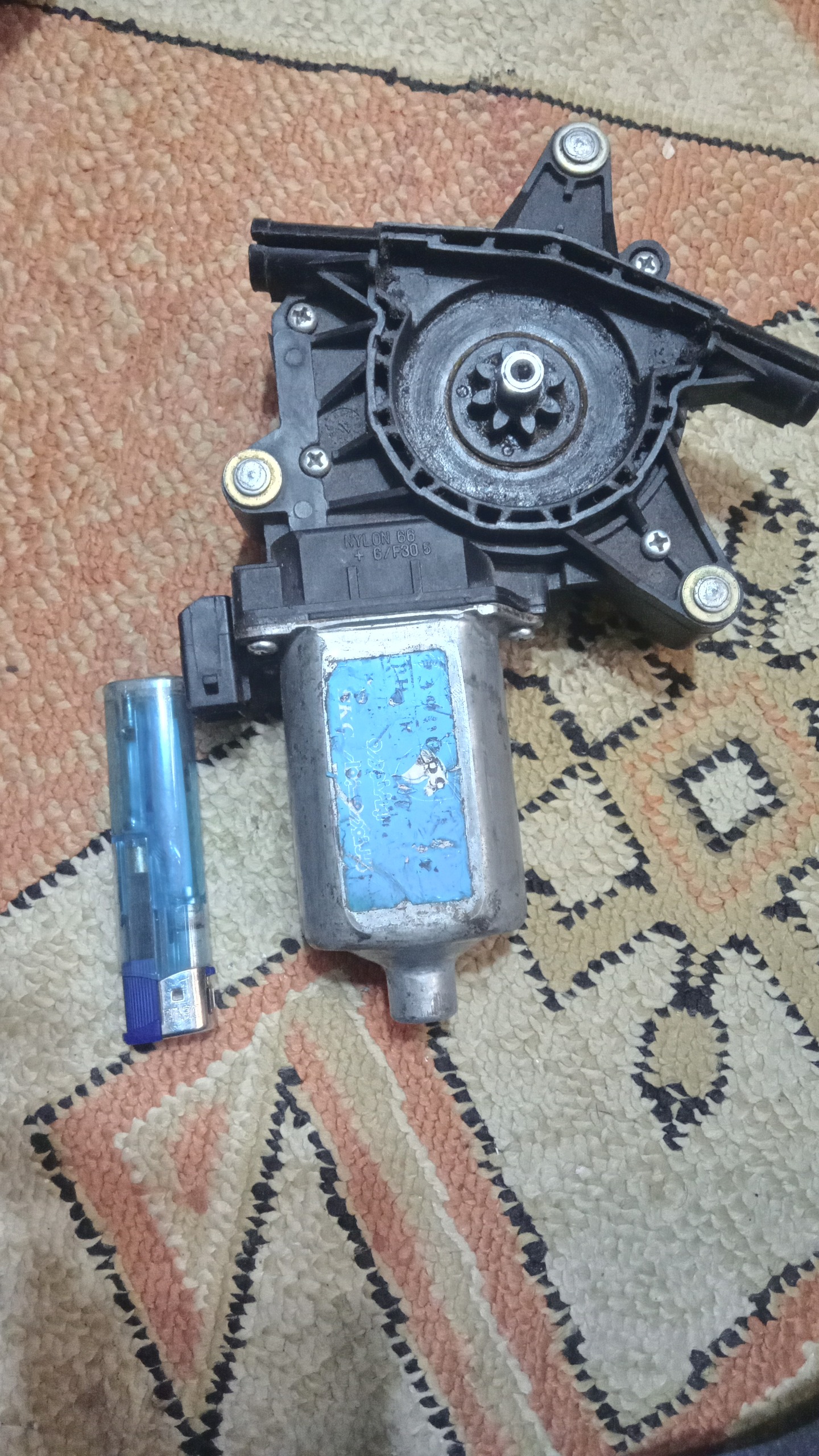 موتور شیشه بالابر خودرو سالم