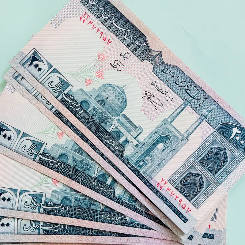 سری اسکناس 200 ریال جمهوری مخرج جایگزین99