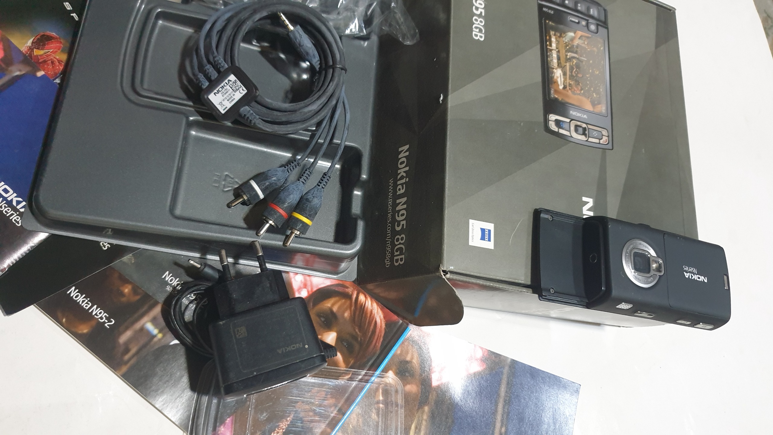 گوشی اصلی n95 قدیمی 8گیگا بایت