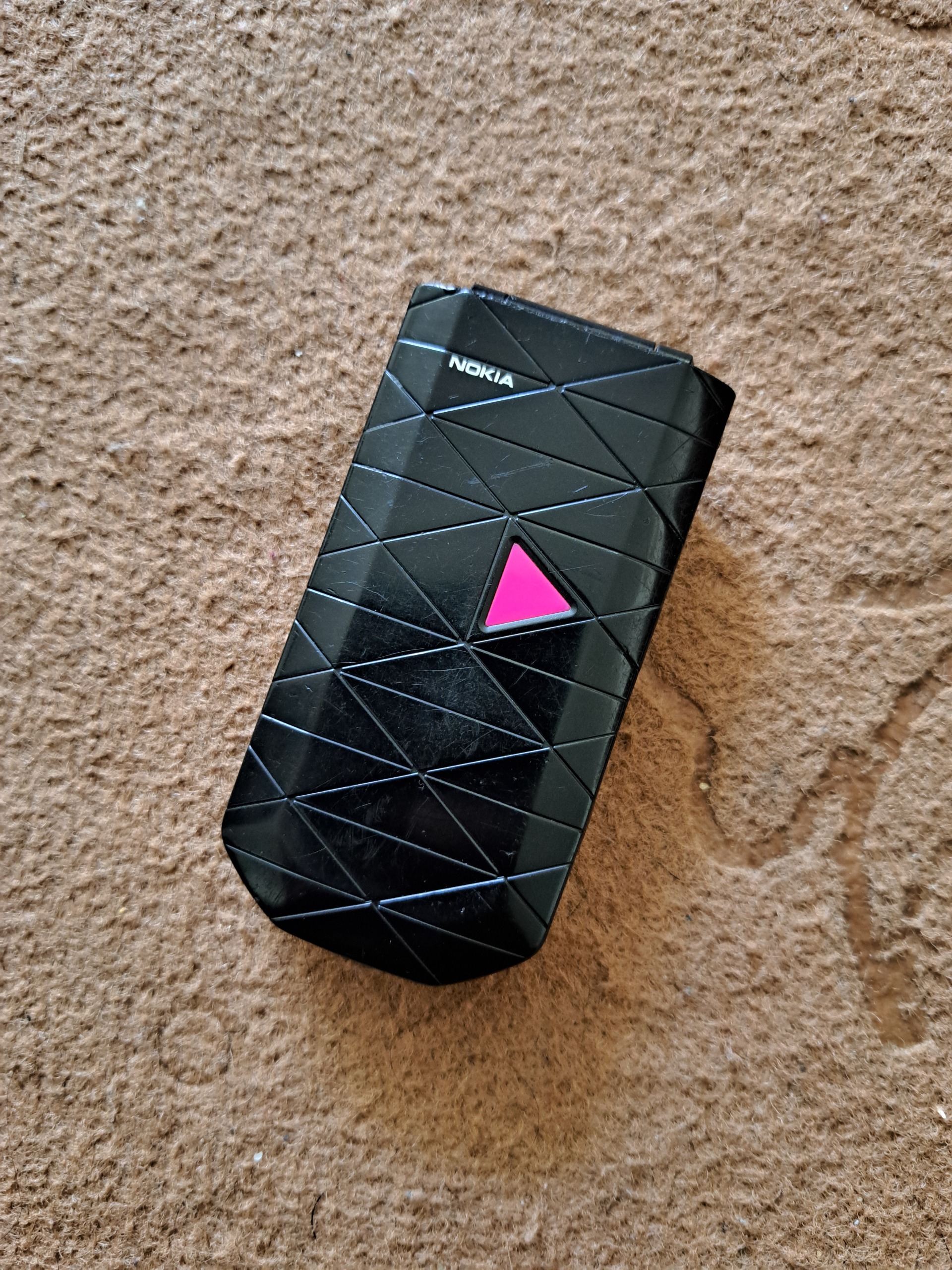 گوشی نوکیا 7070 Prism سری اول (توضیحات)
