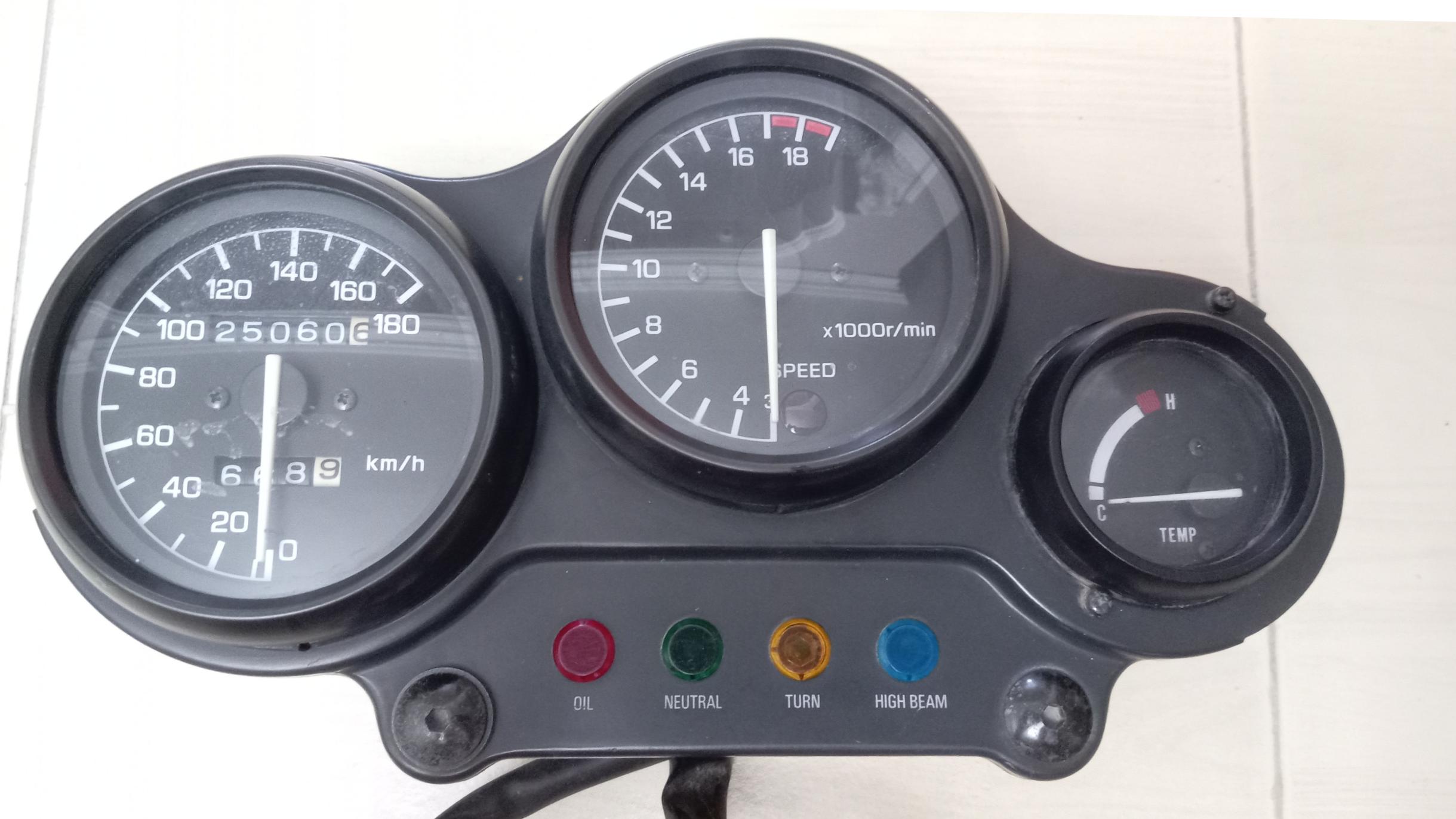 کیلومتر Yamaha FZR