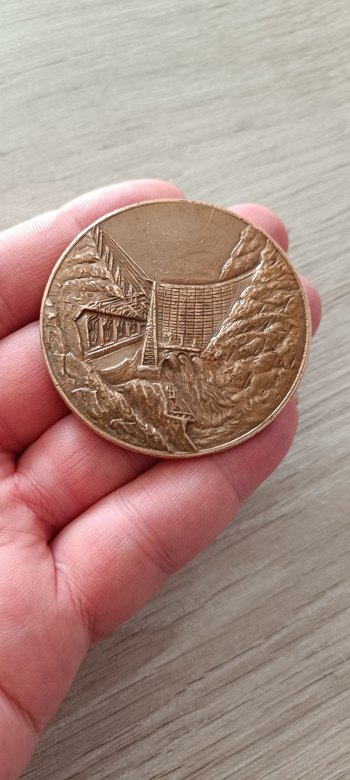 مدال سد دز خوزستان