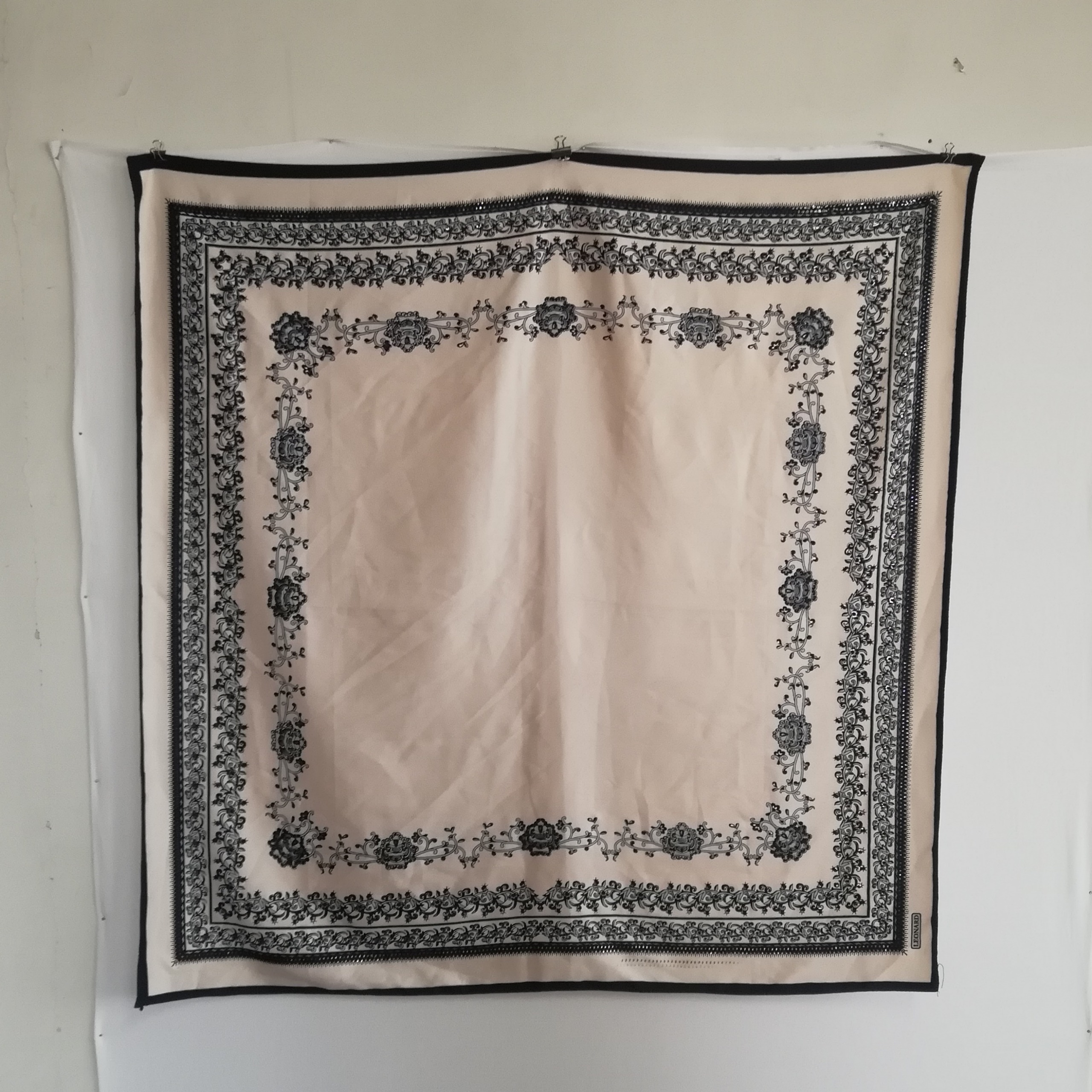 روسری استوک ساتن ابریشم عرض 85