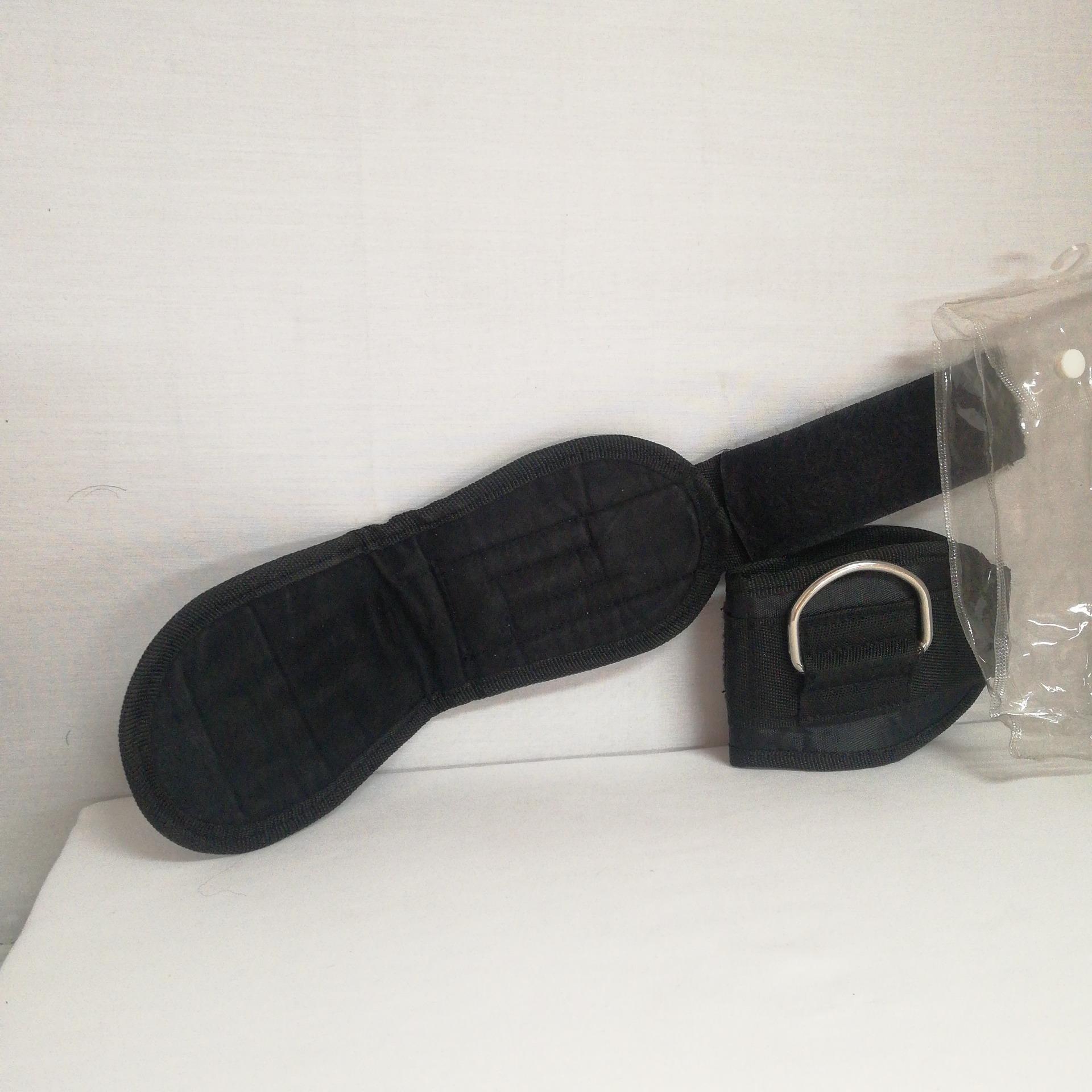 یک جفت مچ بند مخصوص اتصال به سیمکش بدنسازی