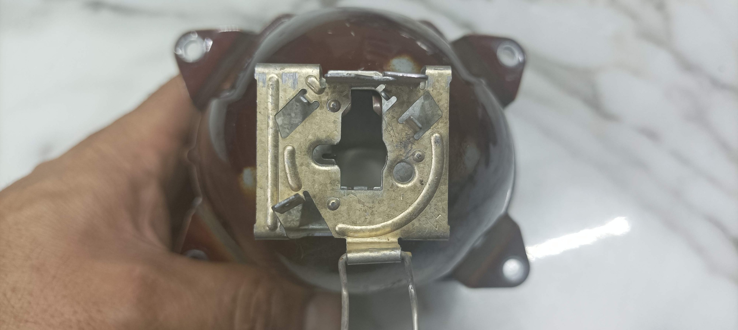 لنز چراغ جلو