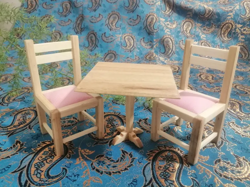 ست میز و صندلی عروسک