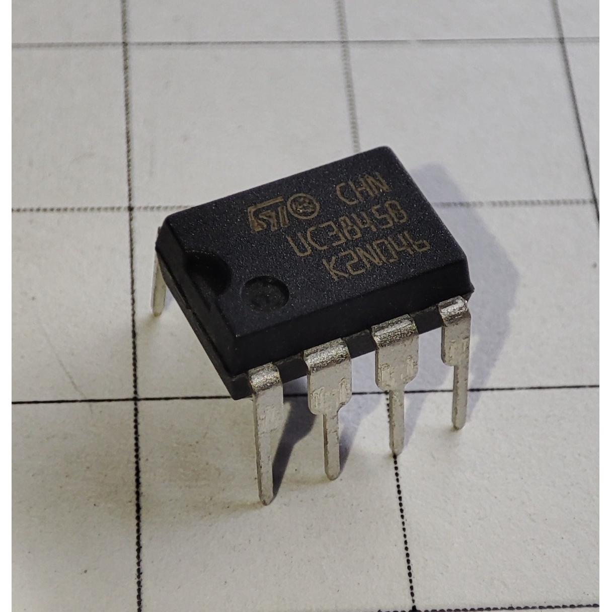آی سی UC3845B برند ST