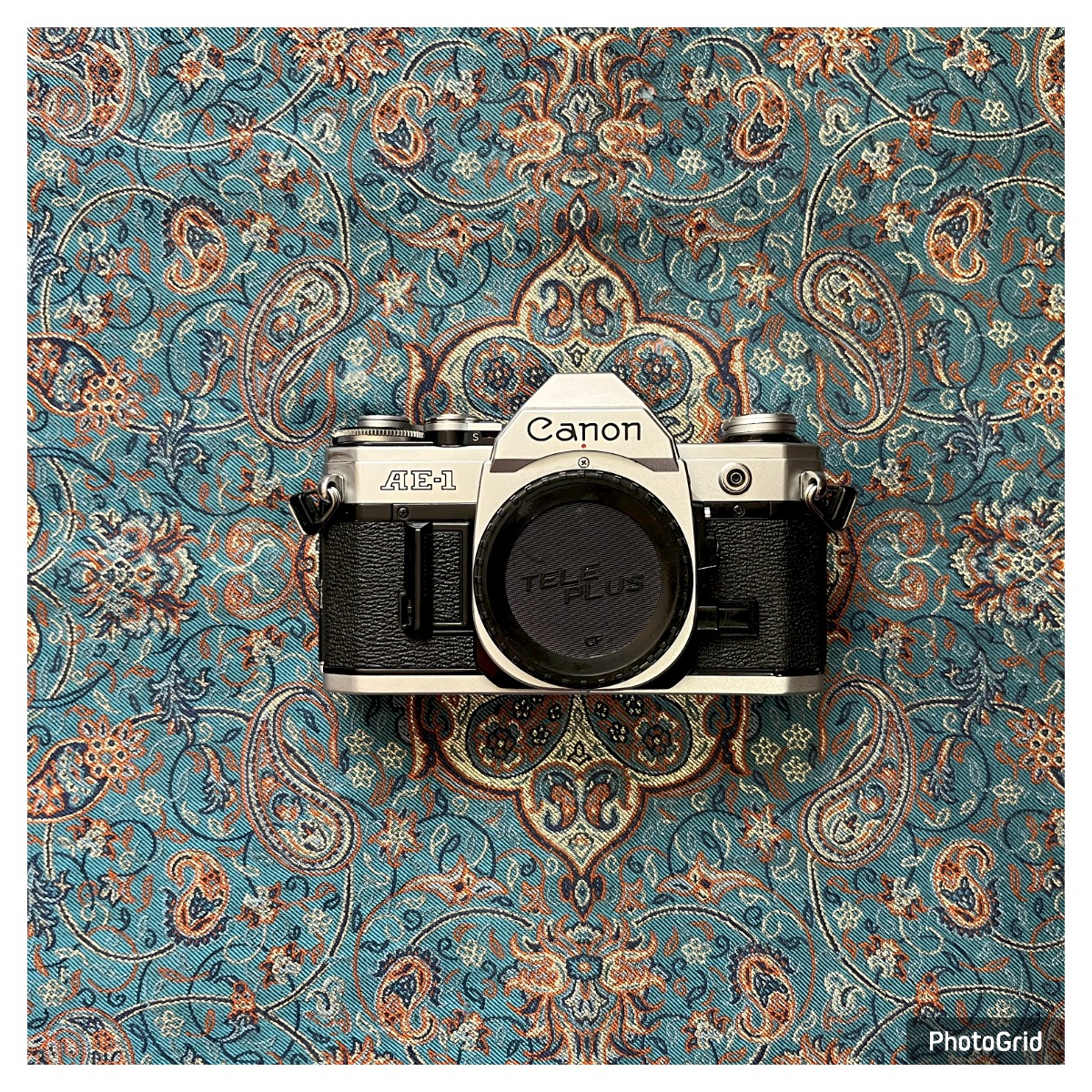 دوربین آنالوگ کانن Canon AE-1 (سالم و سرحال)
