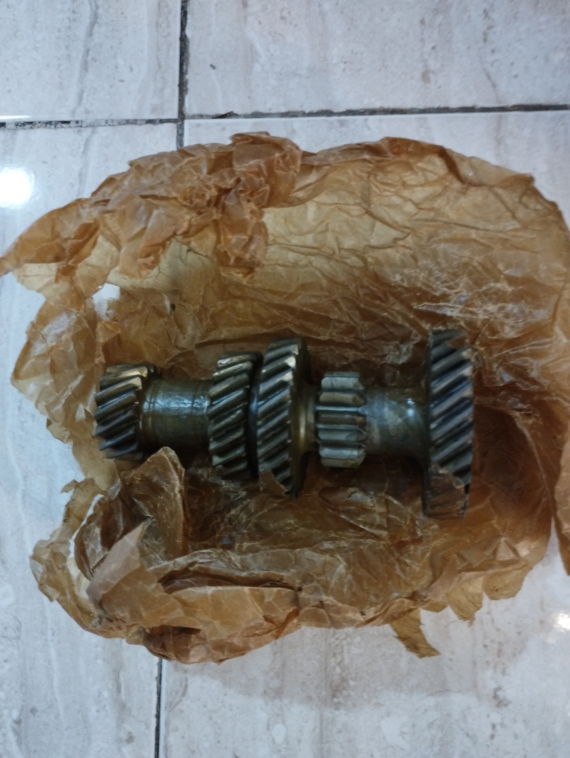 دنده زیرگیربگس پیکان ایتالیا