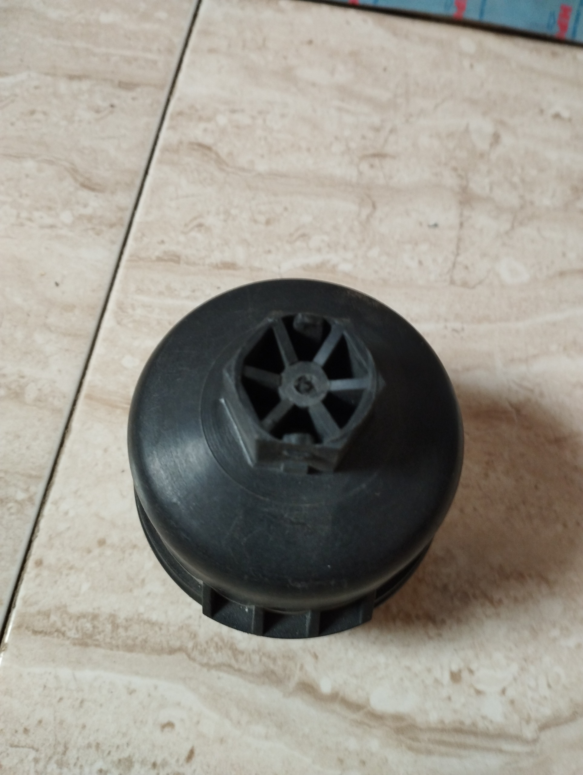 محفظه فیلترروغن خودرو206