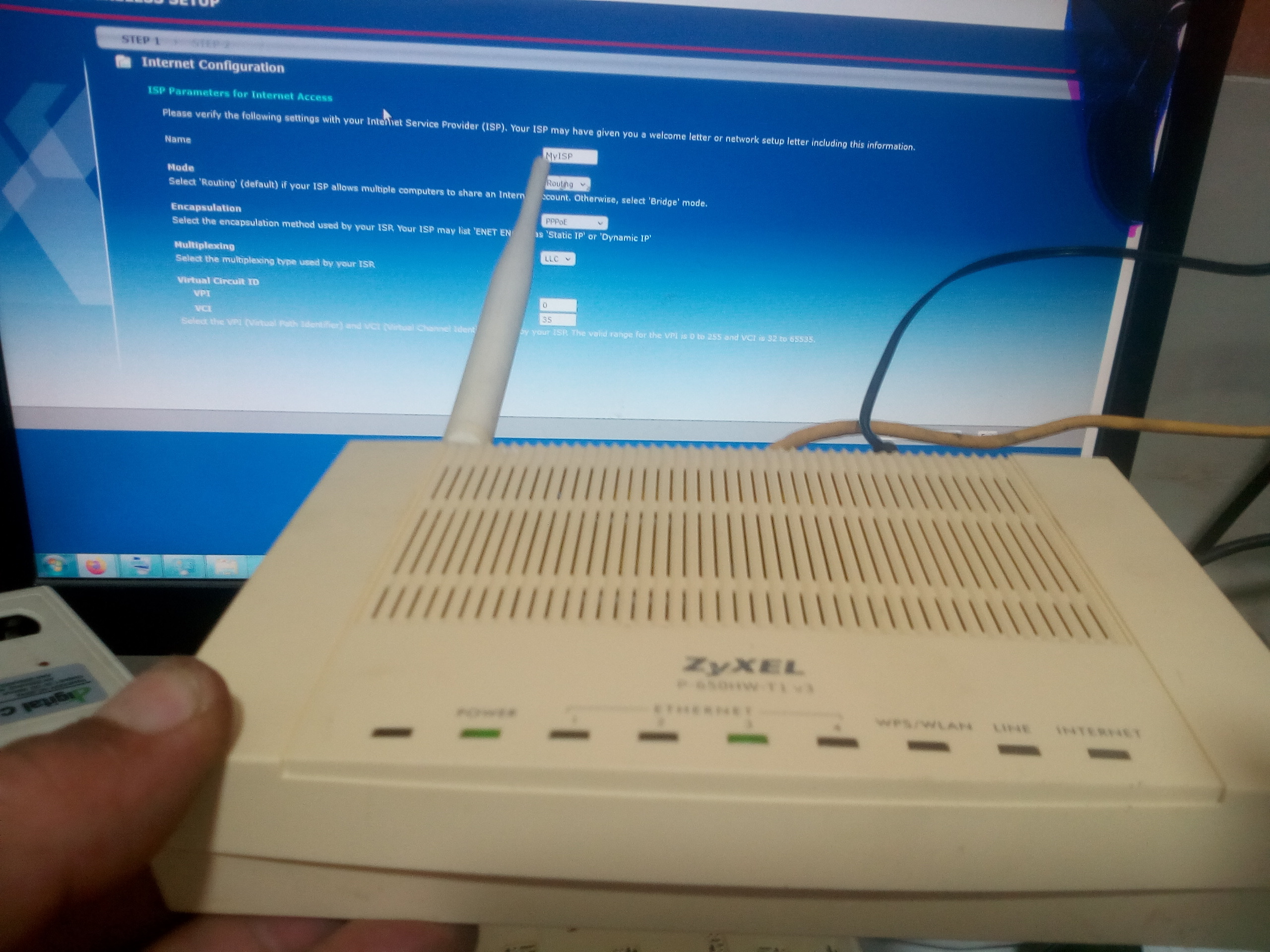  مودم 4 پورت وایرلس زایکسل ZyXEL P-650HW-T1 V3