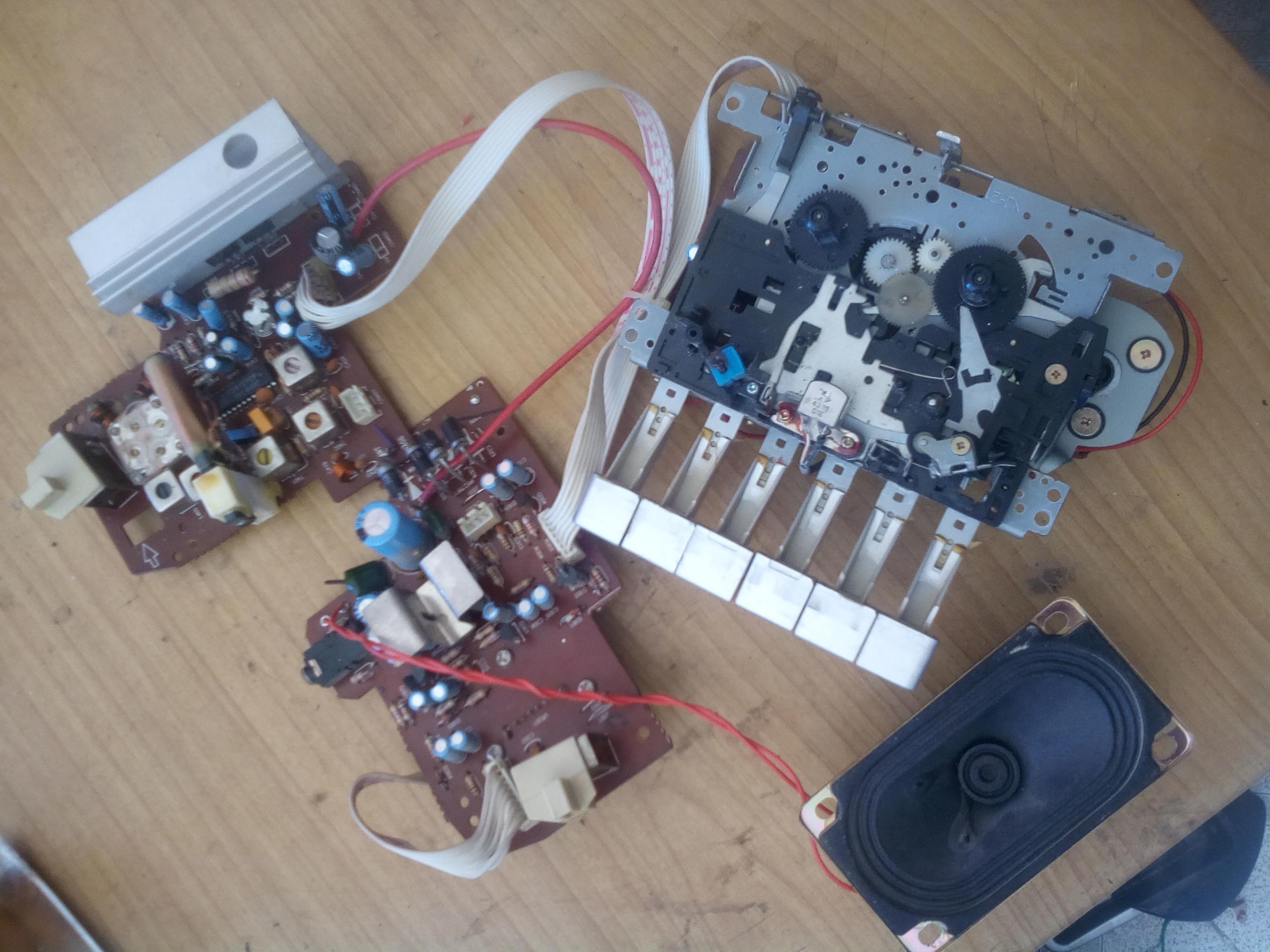 مدار وشاسی مکانیکی رادیو ظبط