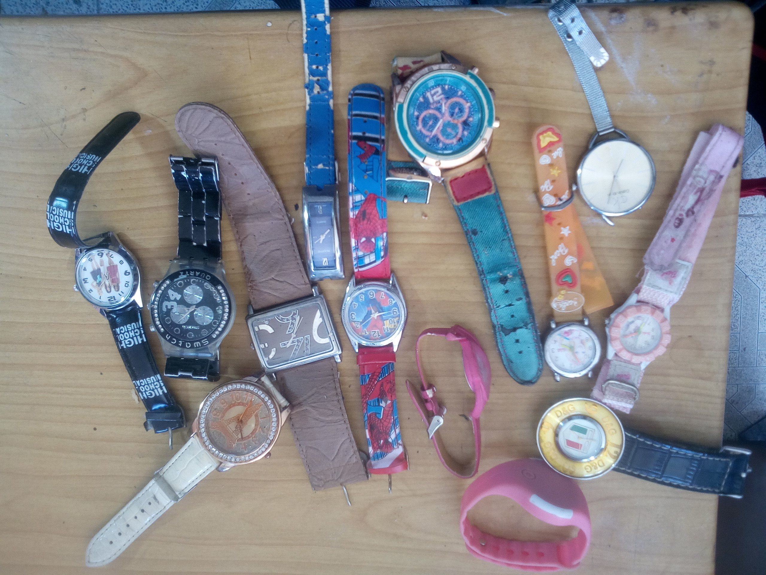 13 عدد ساعت  به هر قیمتی