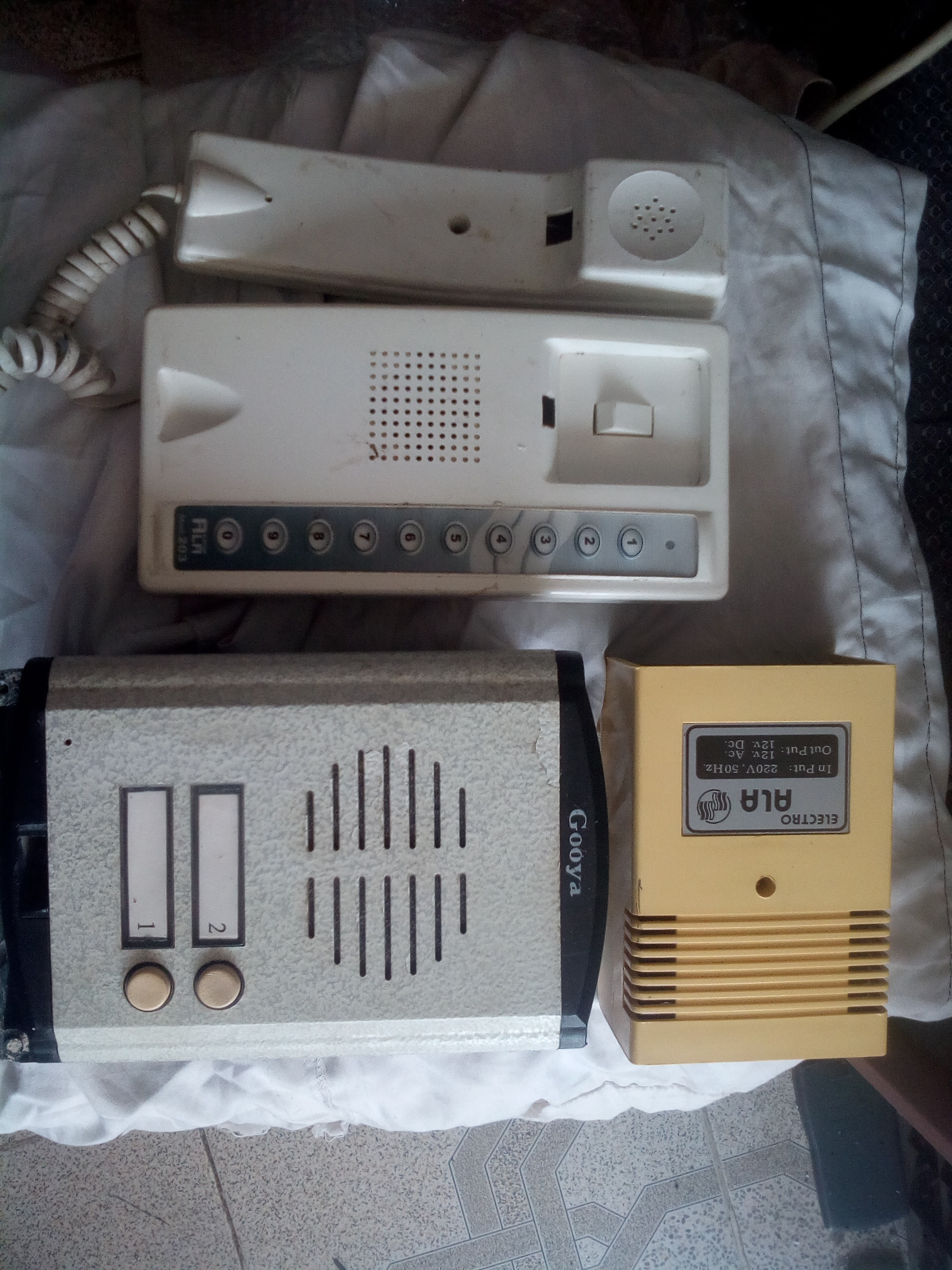 ایفون صوتی طبق عکیس