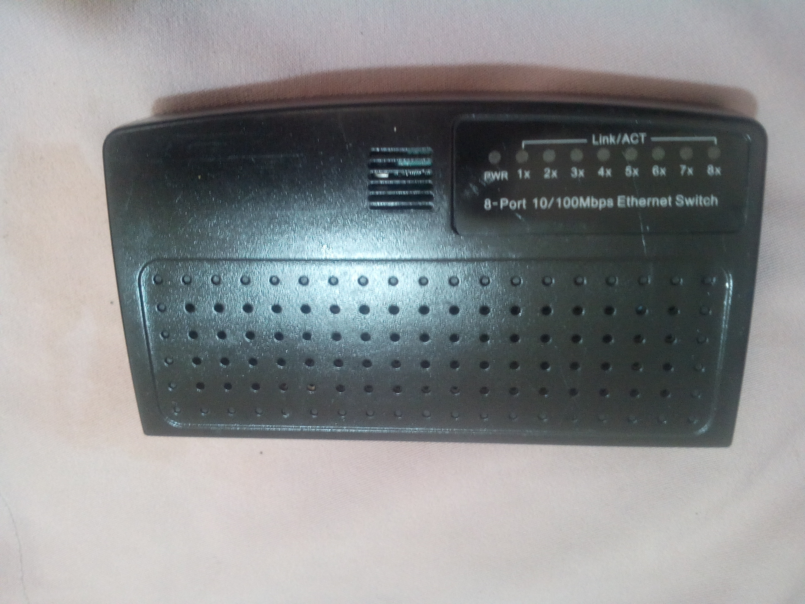 8 port fast ethernetسوئیچ شبکه