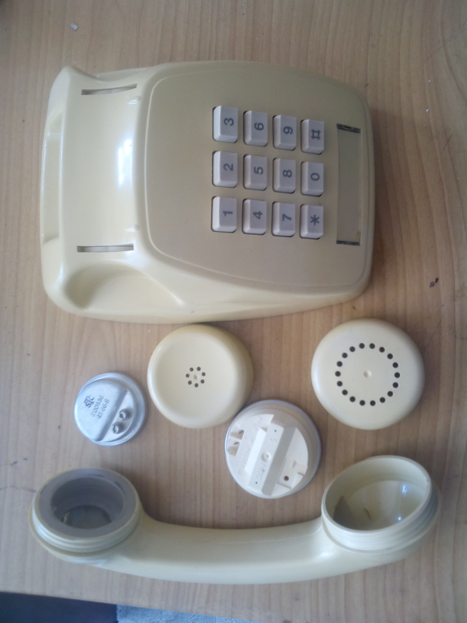 قاب-لوازم تلفن قدیمی در حد