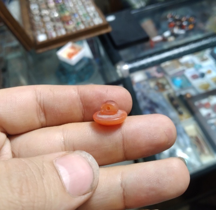 دکمه لباس کهنه عقیق یمنی فوق نایاب درحدموزه