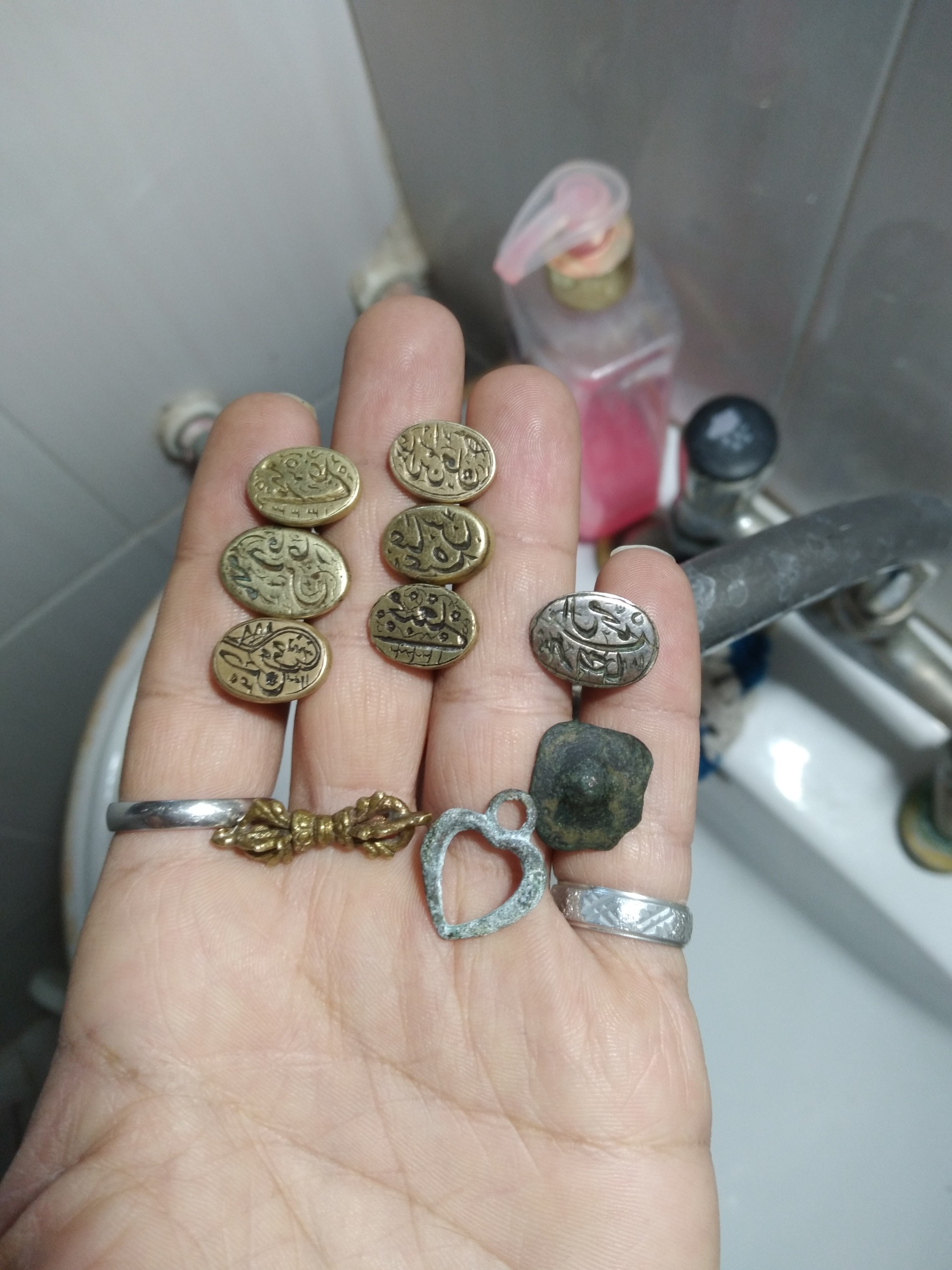 مهر برنجی کهنه درجه یک خوش خط کهنه اسم و ذکر8عدد