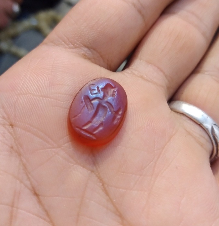 عقیق کهنه یمنی تیموری با نشان سرباز