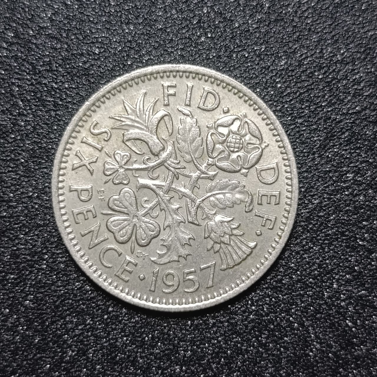 1957 سکه 6 پنی ملکه الیزابت دوم