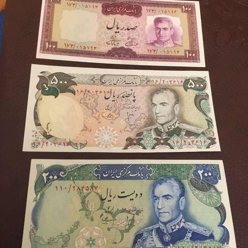 سه عدد اسکناس