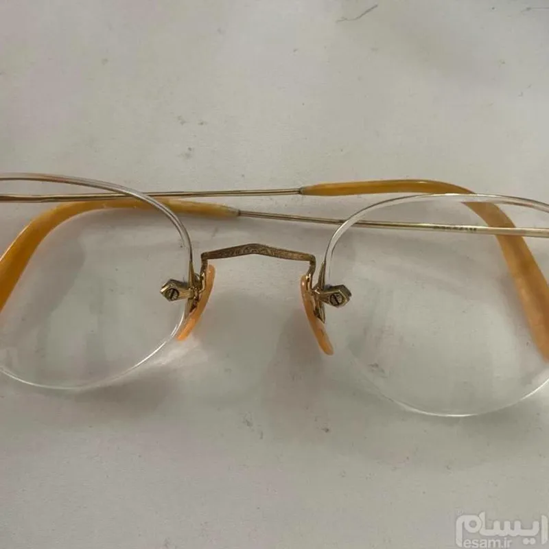 عینک طلا قدیمی