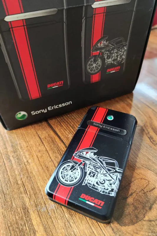 گوشی موبایل کلکسیونی سونی اریکسون z770