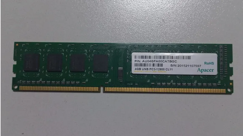 رم 4 گیگابایت DDR3 1600MHZ برند Apaser(یک طرف چیپ)