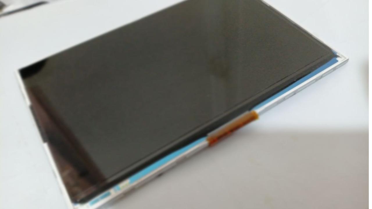 ال سی دی و باتری تبلت باهم