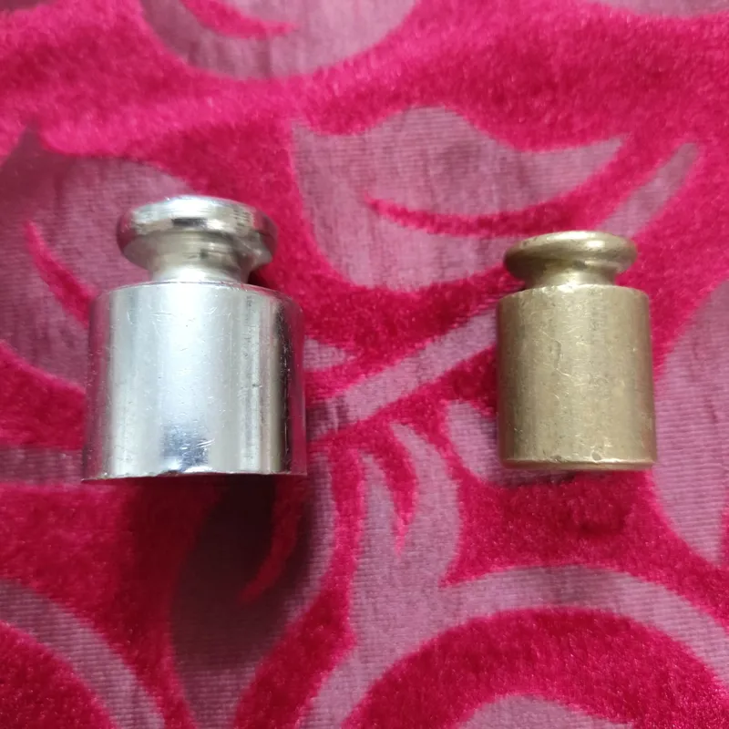 2 وزنه برنجی 100 و 50 گرمی پهلوی