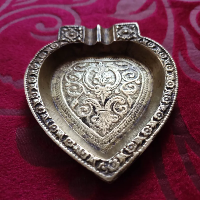 زیر سیگاری برنجی نقش دار پهلوی
