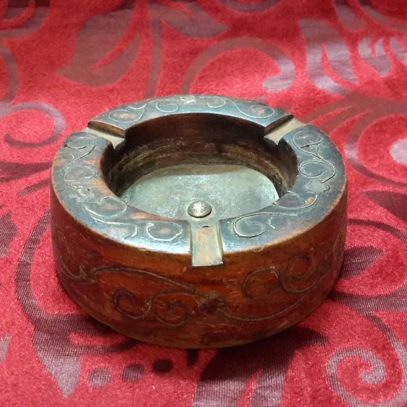 زیر سیگاری چوب سرخ برنج کوب پهلوی آنتیک