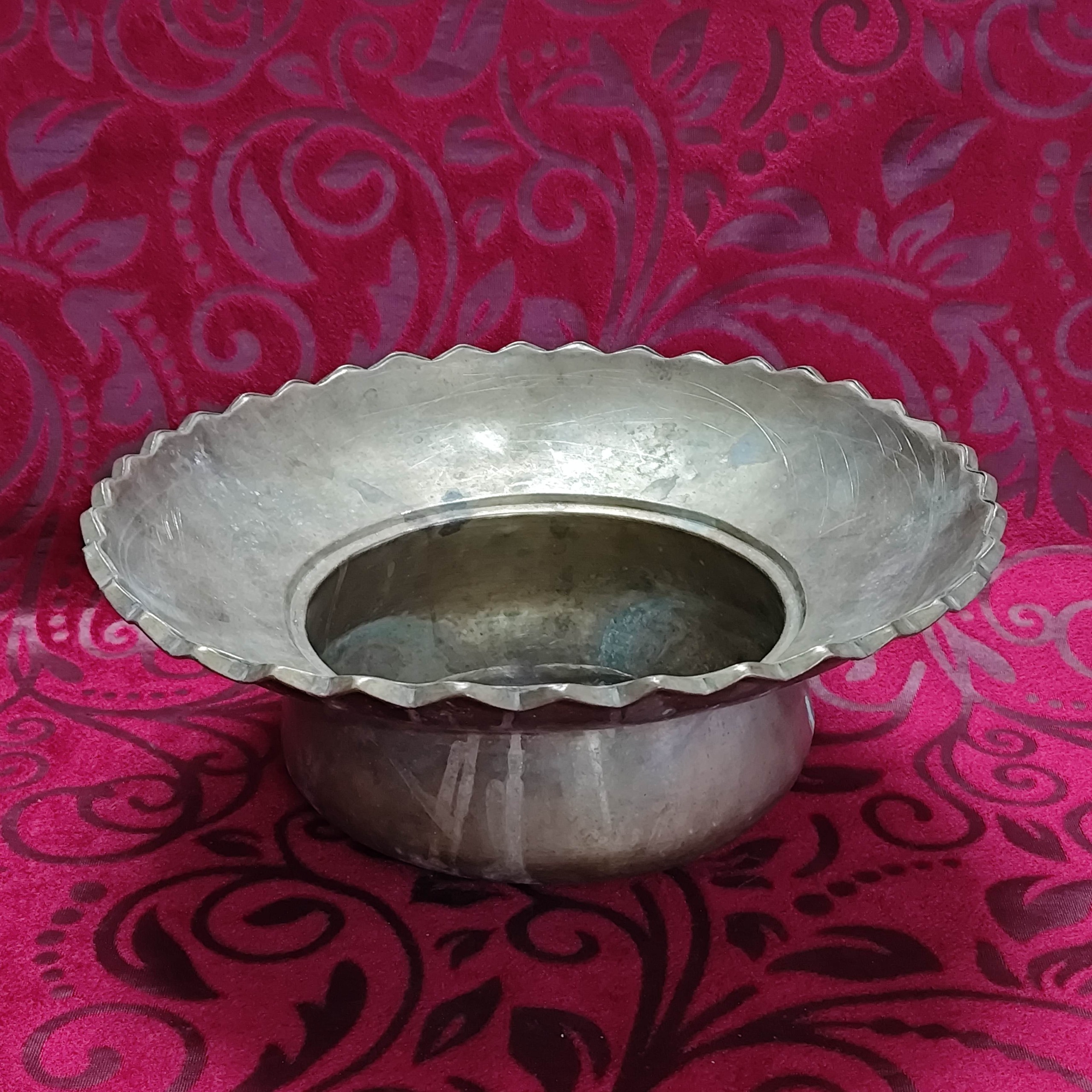لگن برنجی کنگره دار قاجاری