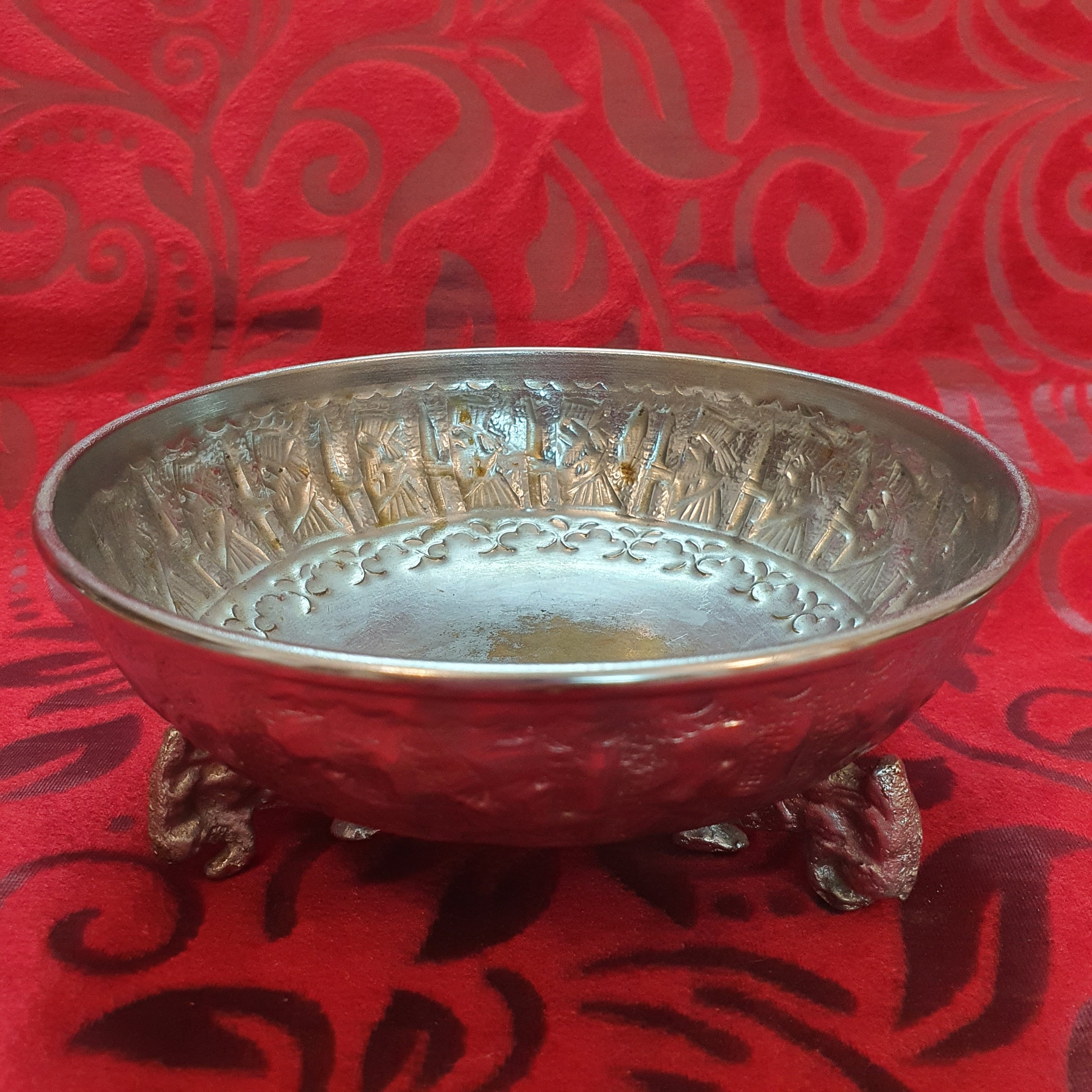 کاسه زیر سماوری پایه دار برنجی نقش دار پهلوی