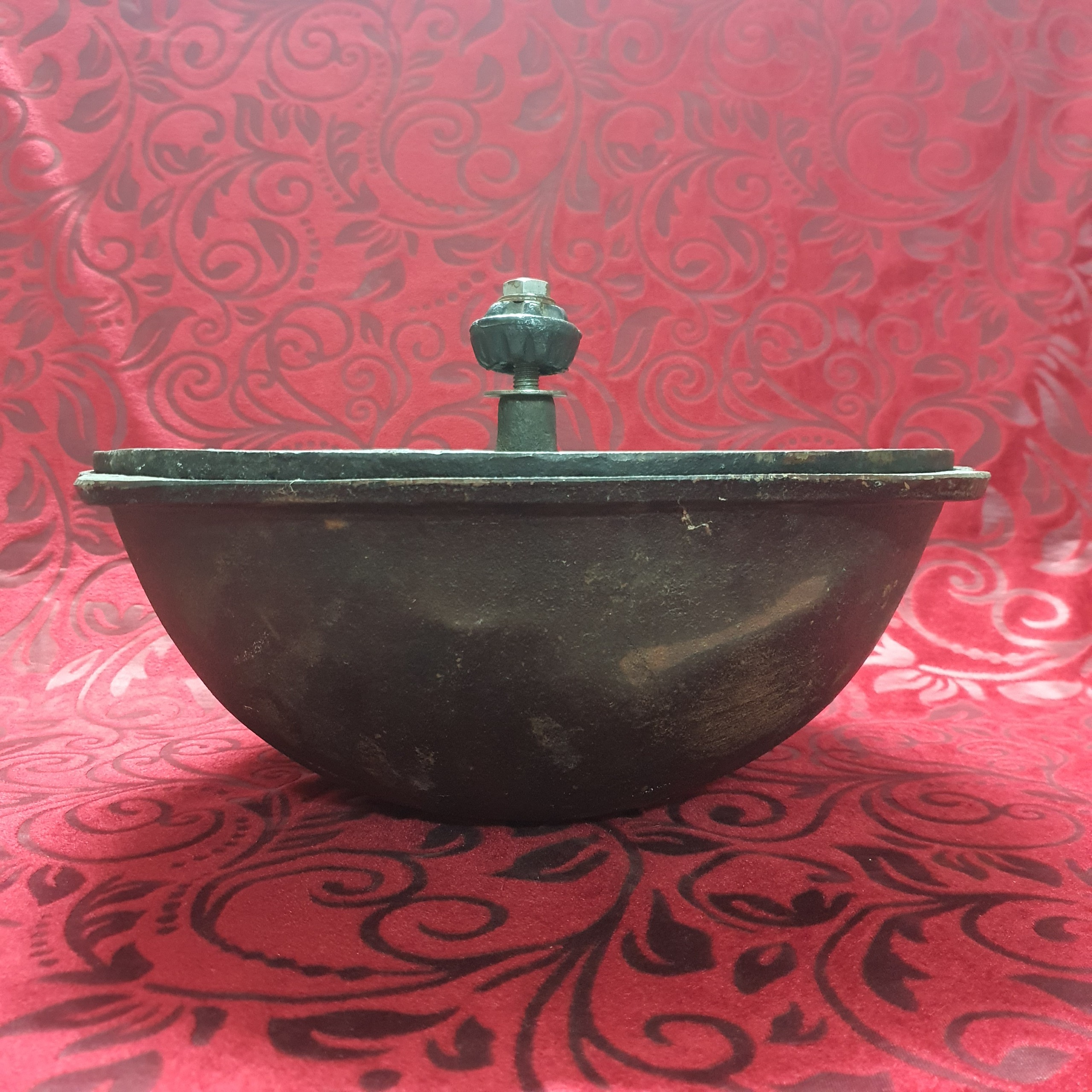 ساج چدنی درب دار 10کیلویی پهلوی