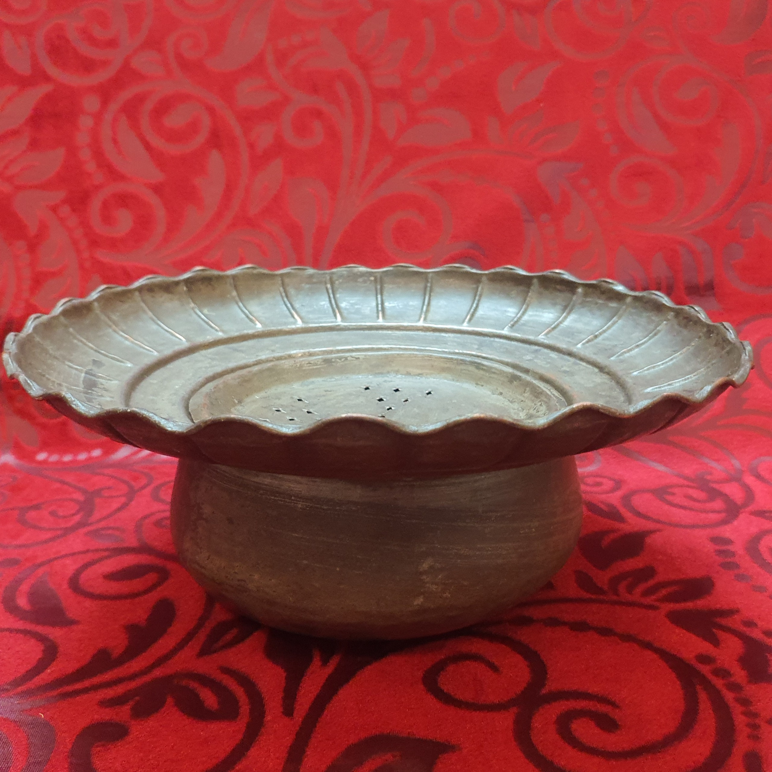 لگن و سلفچه مسی کنگره دار قاجاری