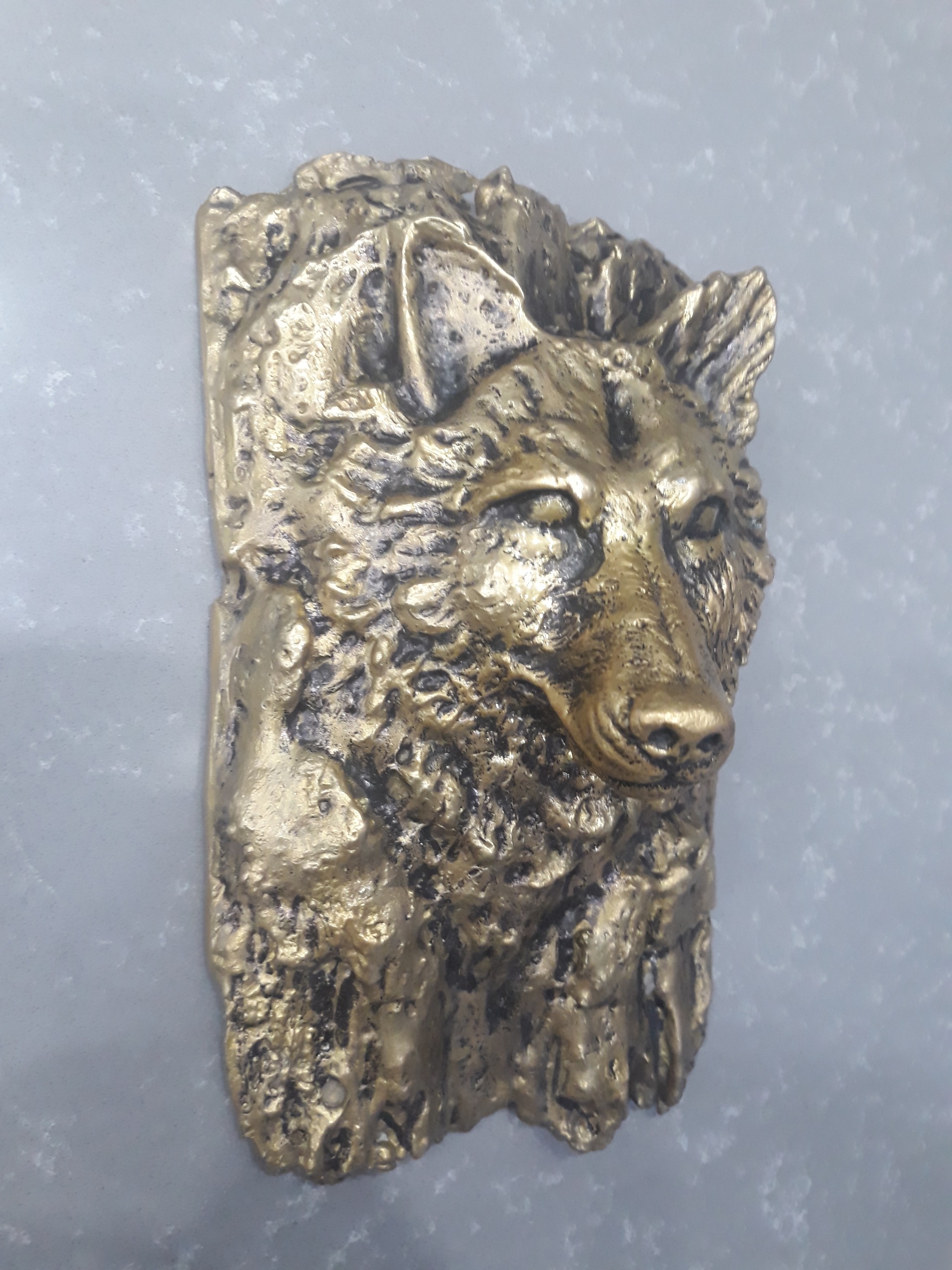 دیوار کوب گرگ