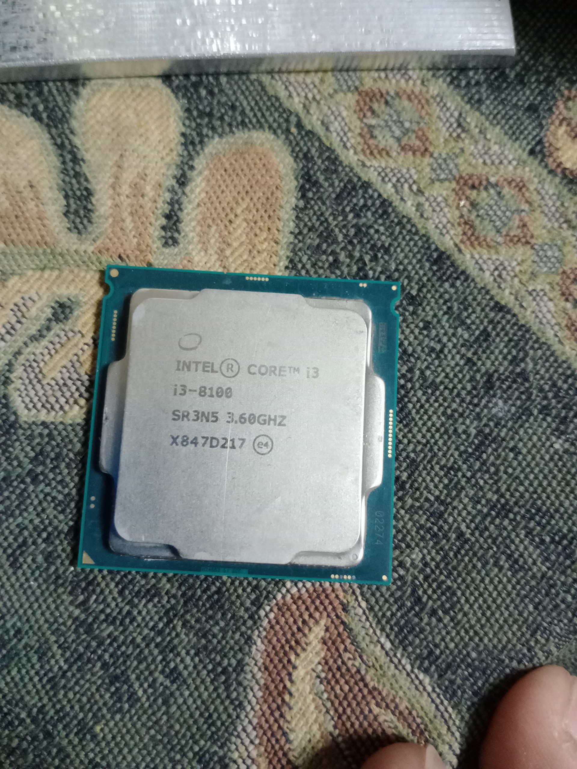 Intel core i3 8100