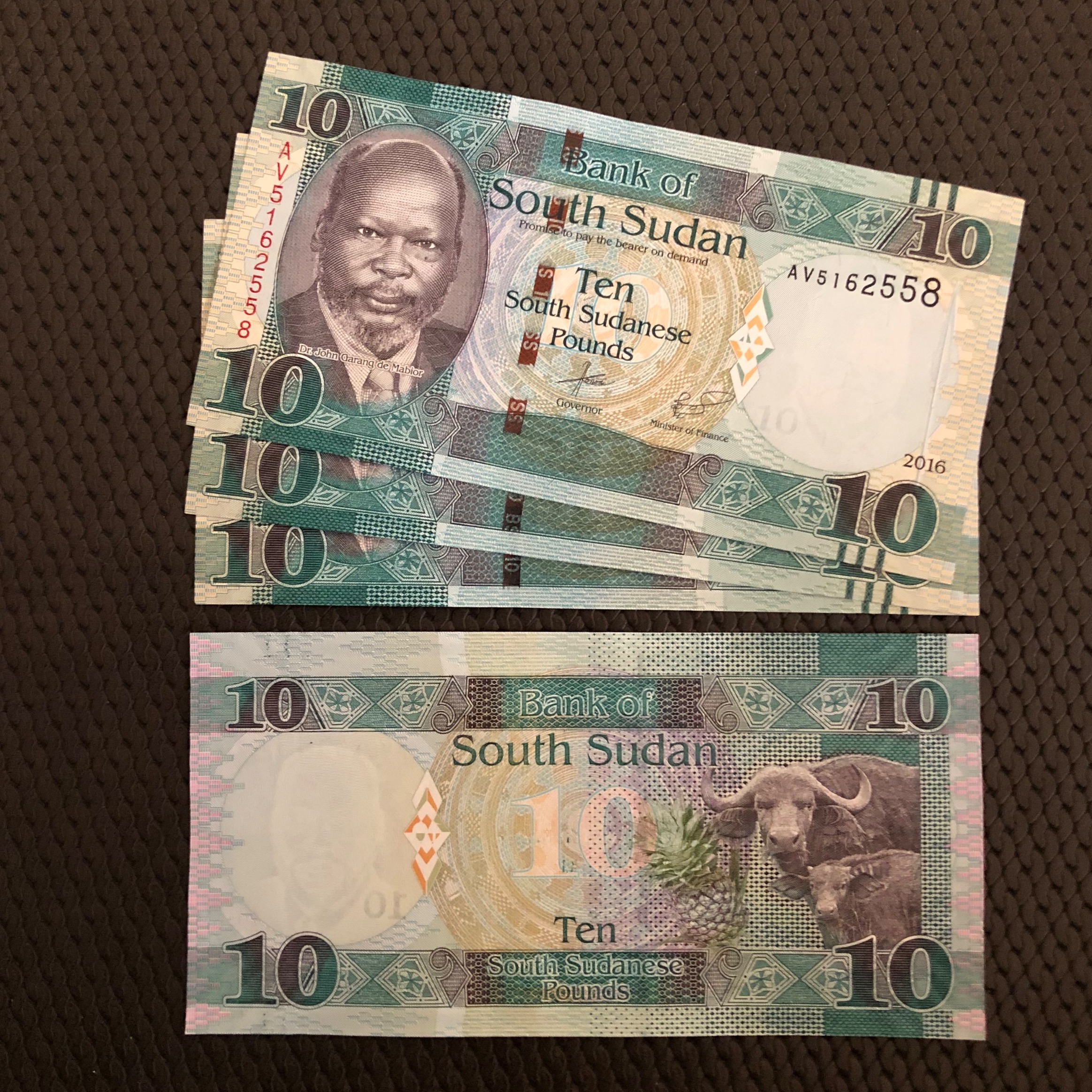 اسکناس تک 10 پوند سودان جنوبی شماره متفاوت