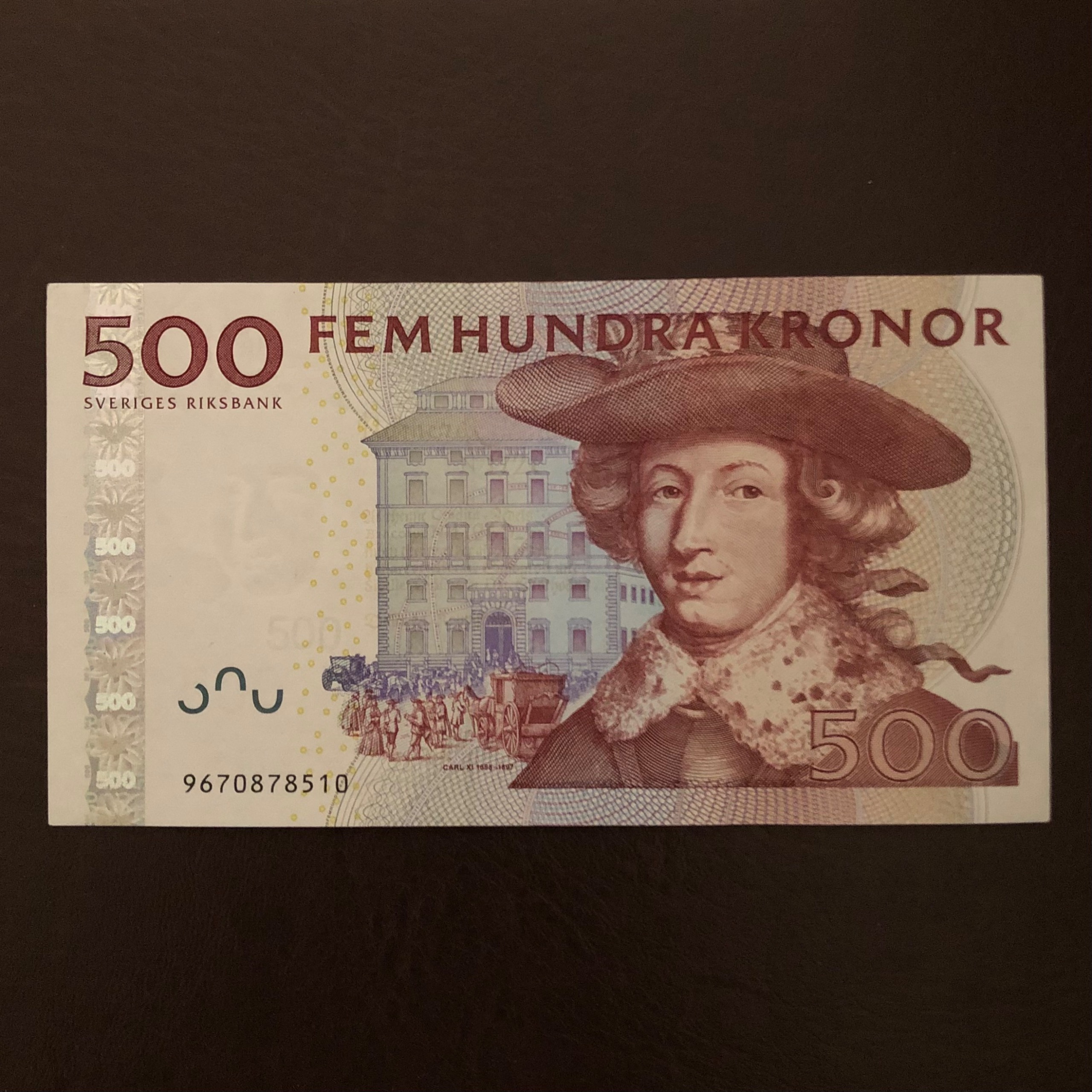 اسکناس تک 500 کرون سوئد دارای تای وسط