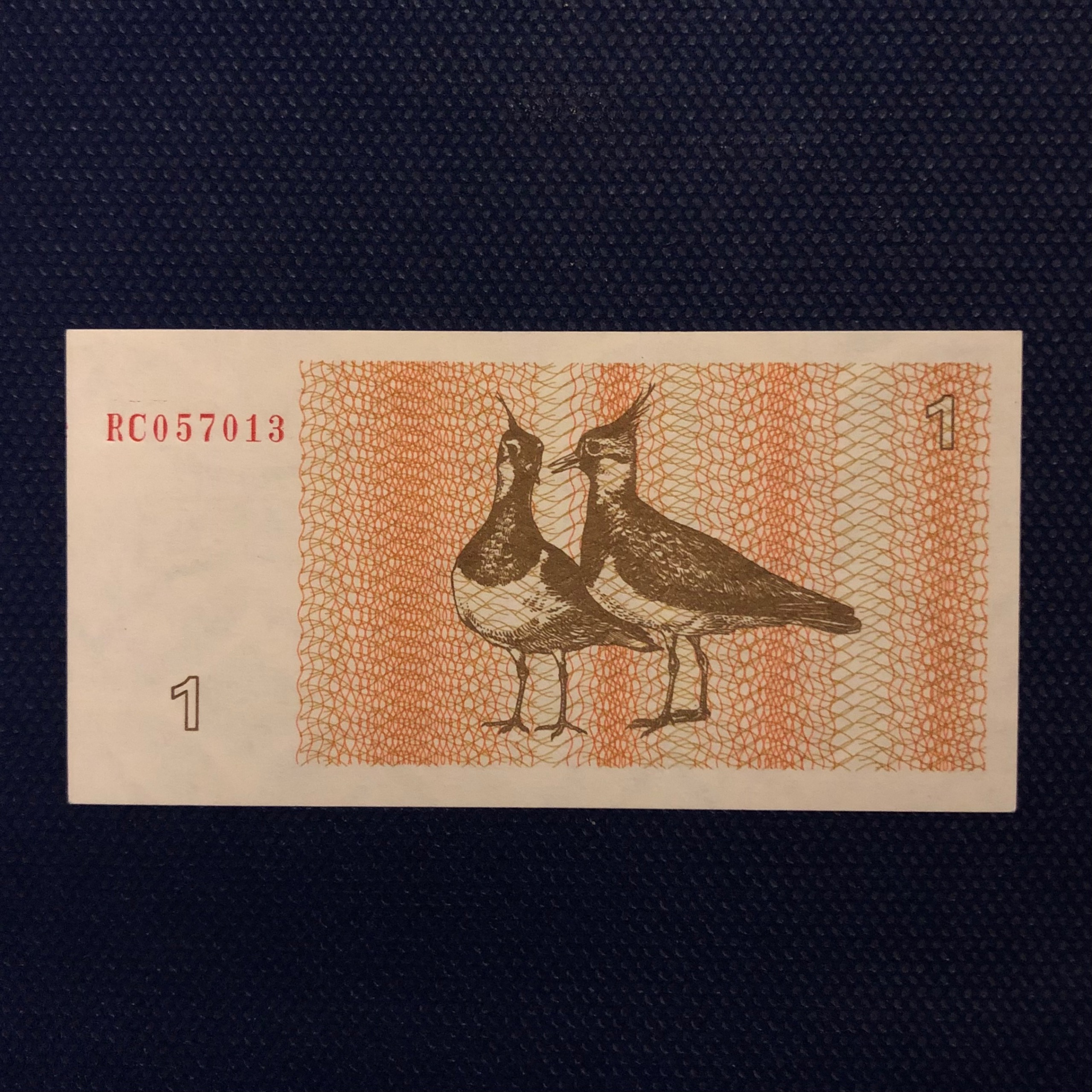 اسکناس تک بانکی 1 تالوناس لیتوانی سماره متفاوت