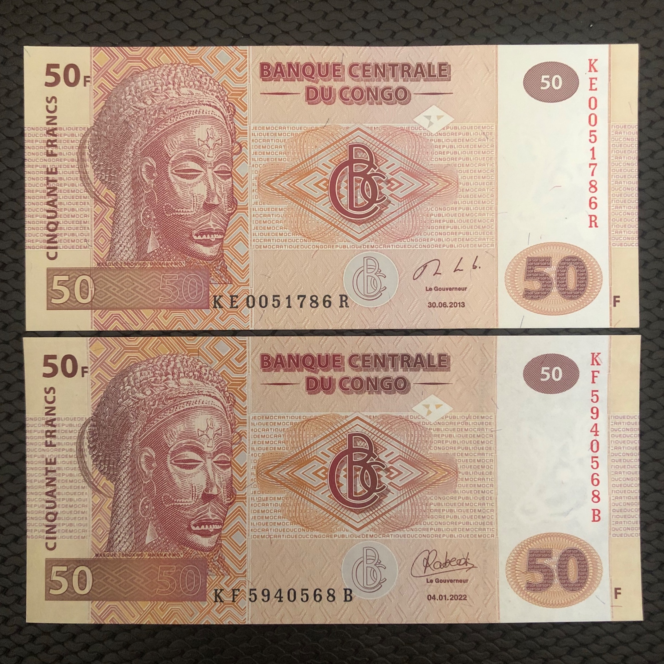 دوعدداسکناس تک 50 فرانک کنگو امضا متفاوت 2013و2022