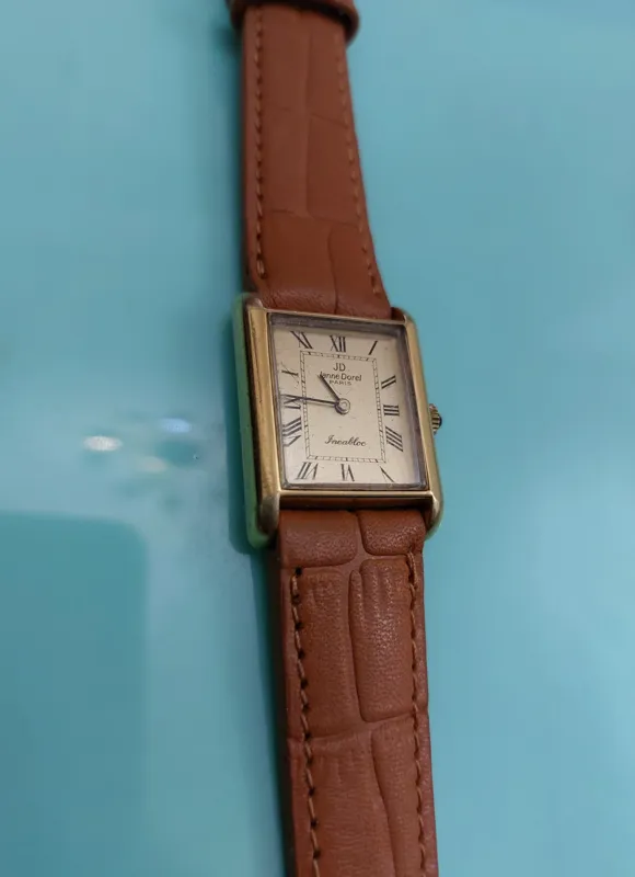 ساعت Janne dorel تانک کلکسیون بیژن پاکزاد 1969