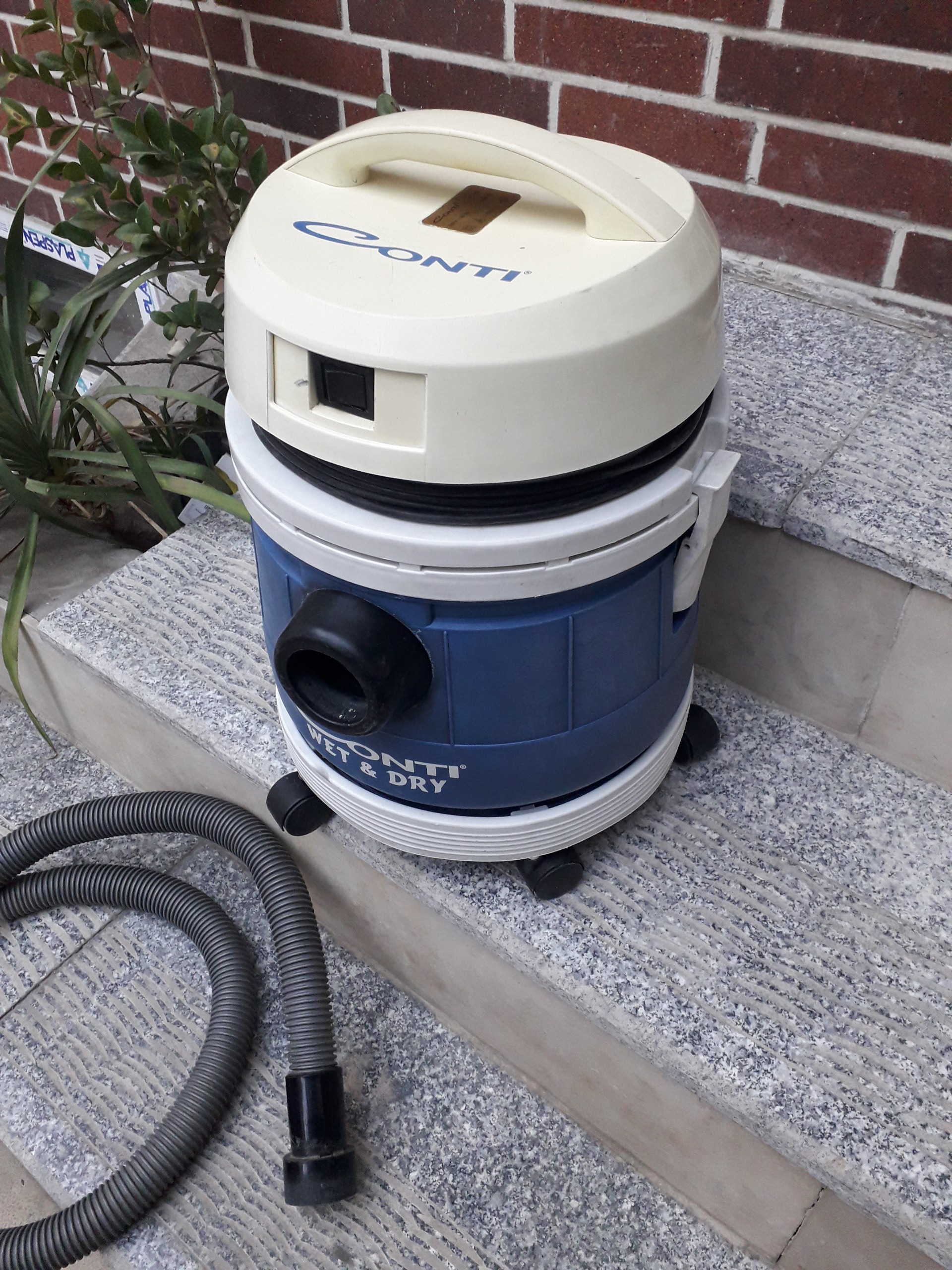 جاروبرقی conti سطلی،پرقدرت با مکش عالی