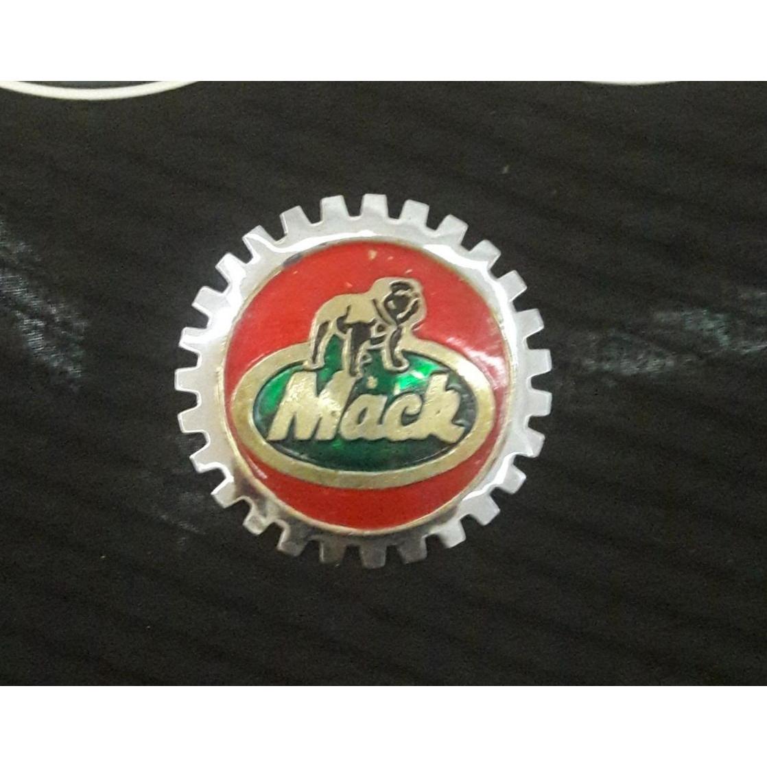 آرم فلزی کنگره ماک MACK