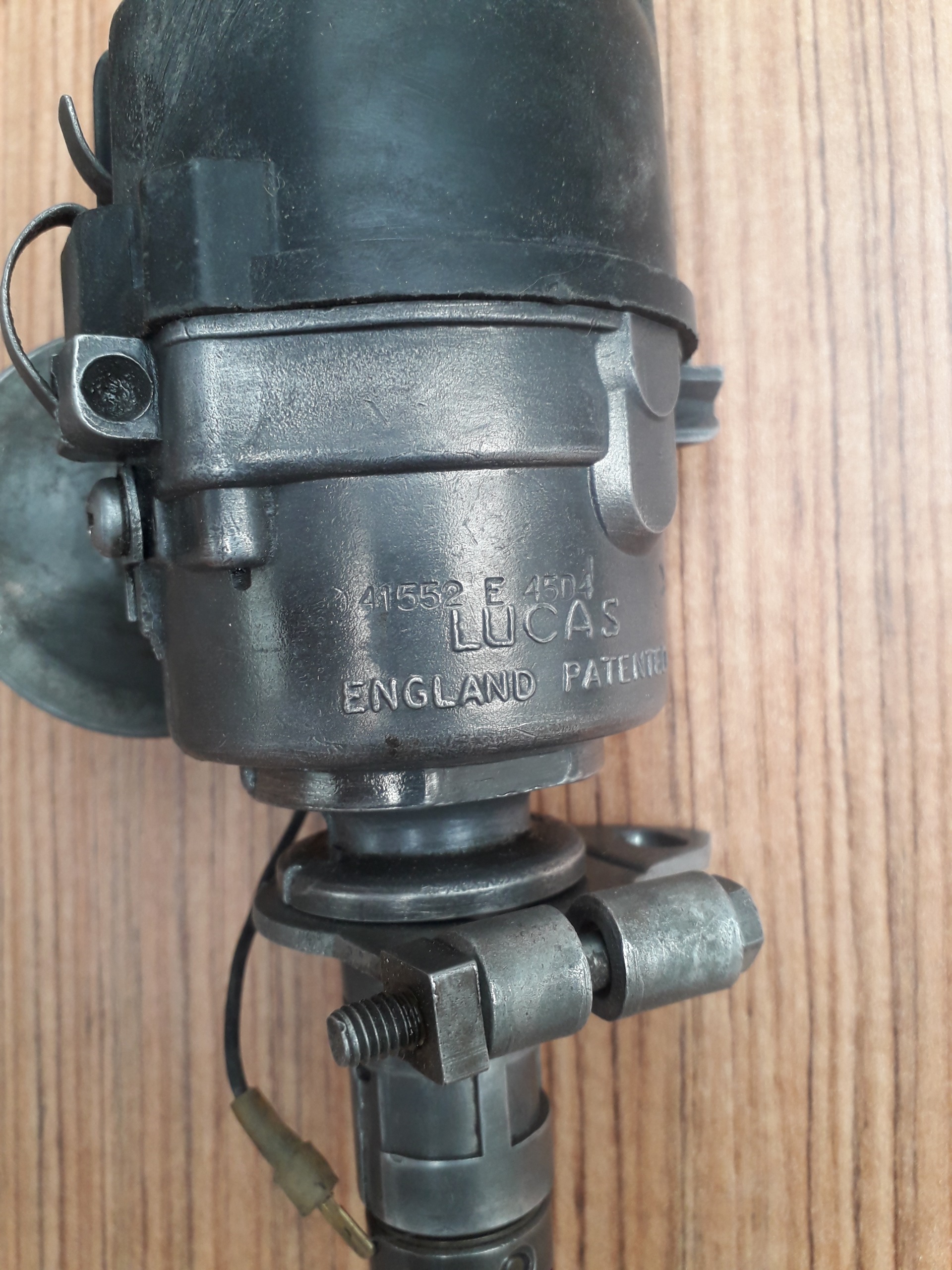 دلکو پیکان انگلیسی Lucas