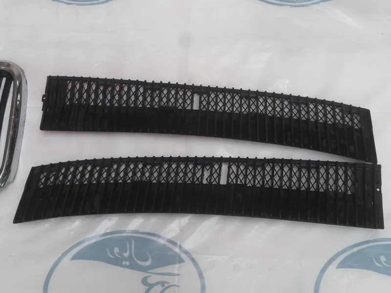 پنجره روی کاپوت BMW