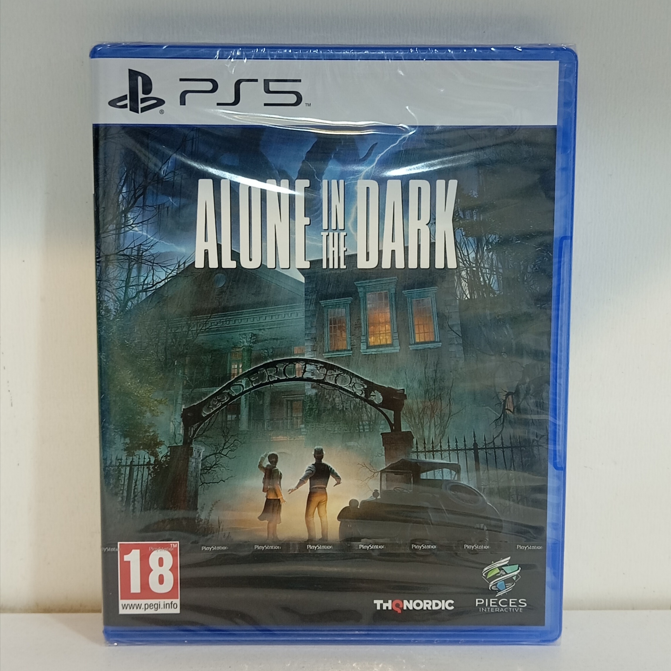 Alone in the Dark (آکبند)