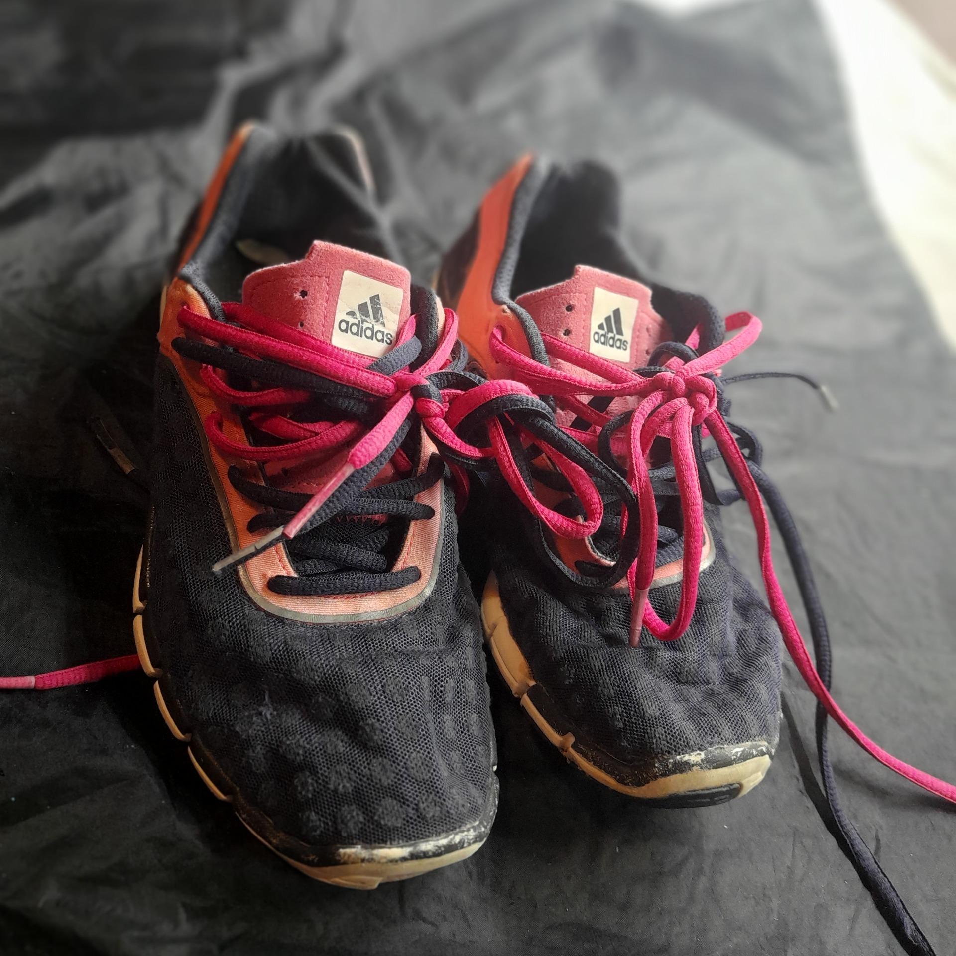 کتونی ادیداس اورجینال زنانه