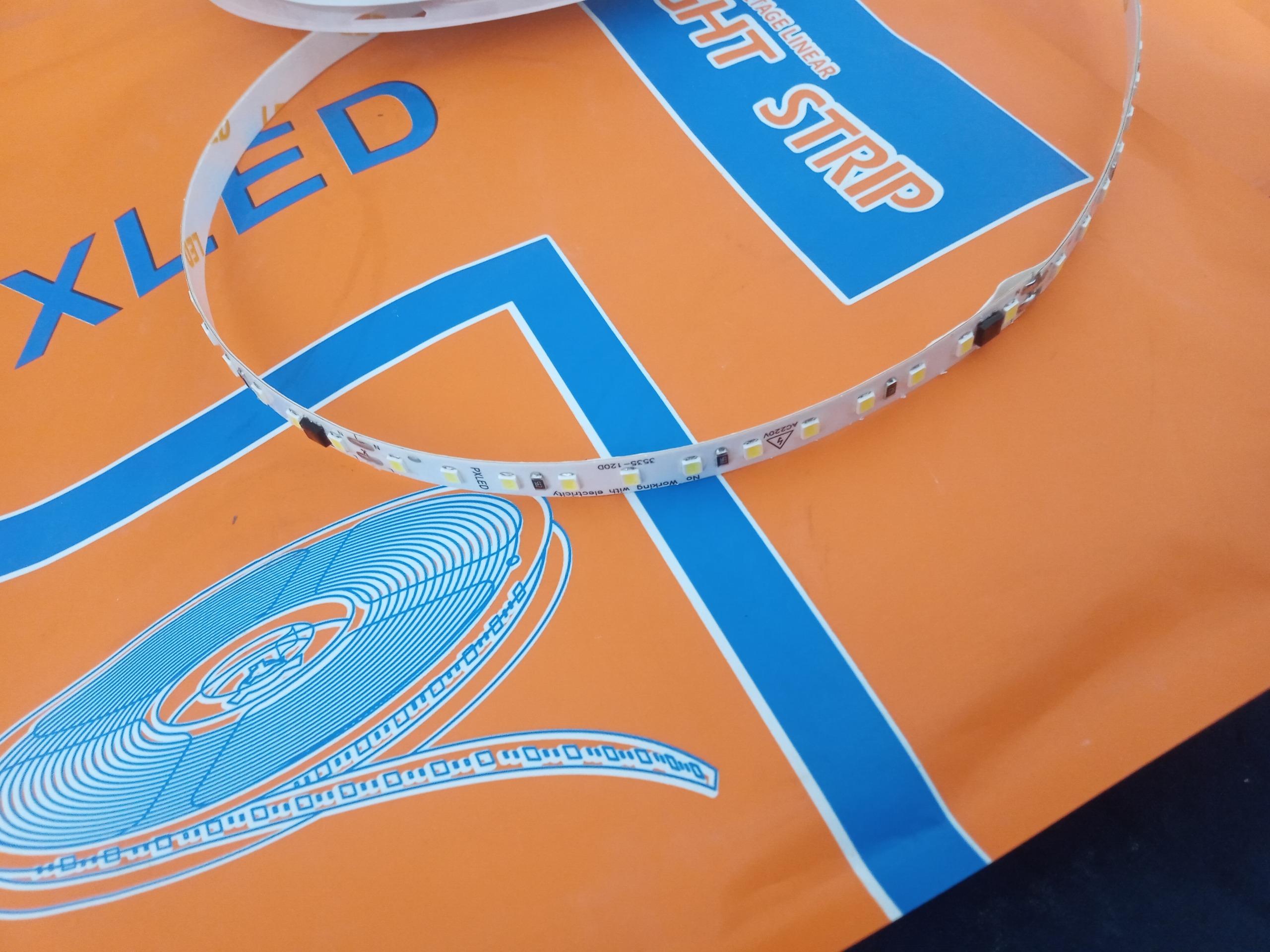 ریسه نواری 220 برق مستقیم